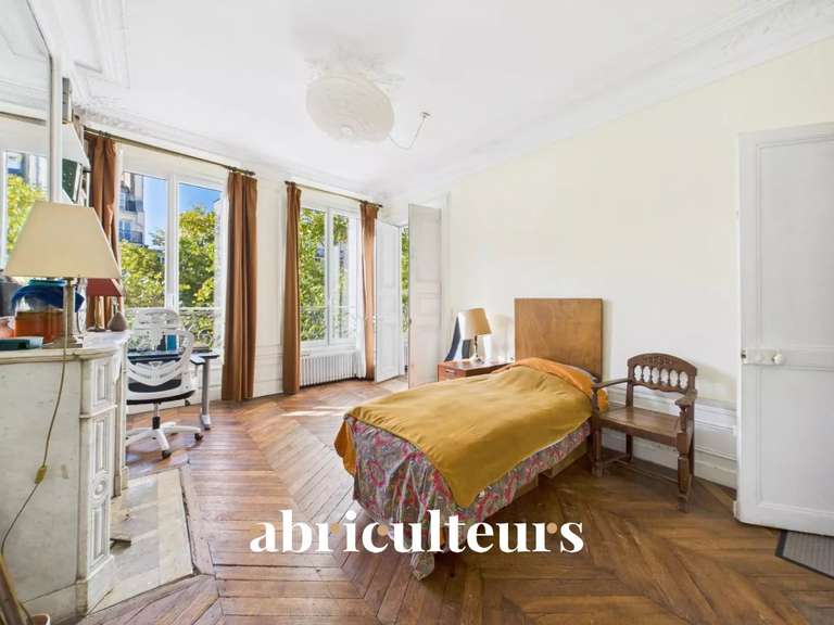 Appartement Paris 10e - 3 chambres - 130m²