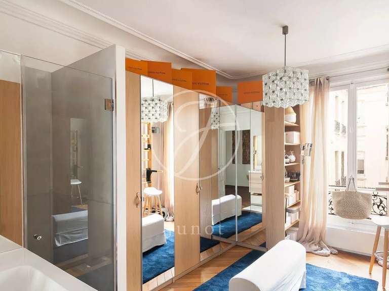 Appartement Paris 10e - 4 chambres - 157m²