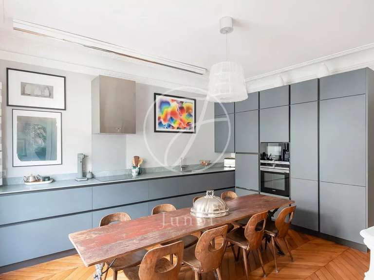 Appartement Paris 10e - 4 chambres - 157m²
