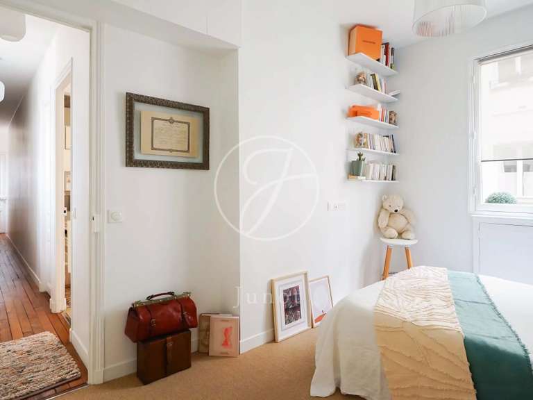 Appartement Paris 10e - 4 chambres - 157m²