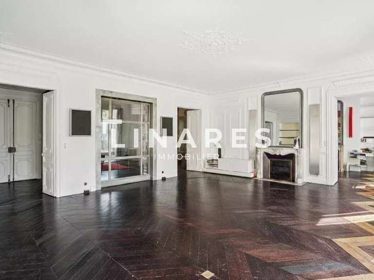Appartement Paris 10e - 3 chambres - 147m²