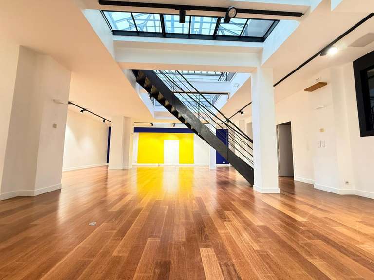 Appartement Paris 10e - 4 chambres - 345m²