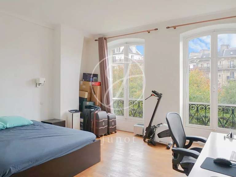 Appartement Paris 10e - 3 chambres - 110m²