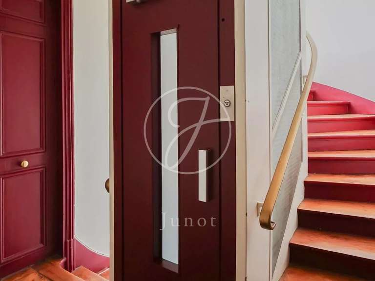 Appartement Paris 10e - 3 chambres - 110m²