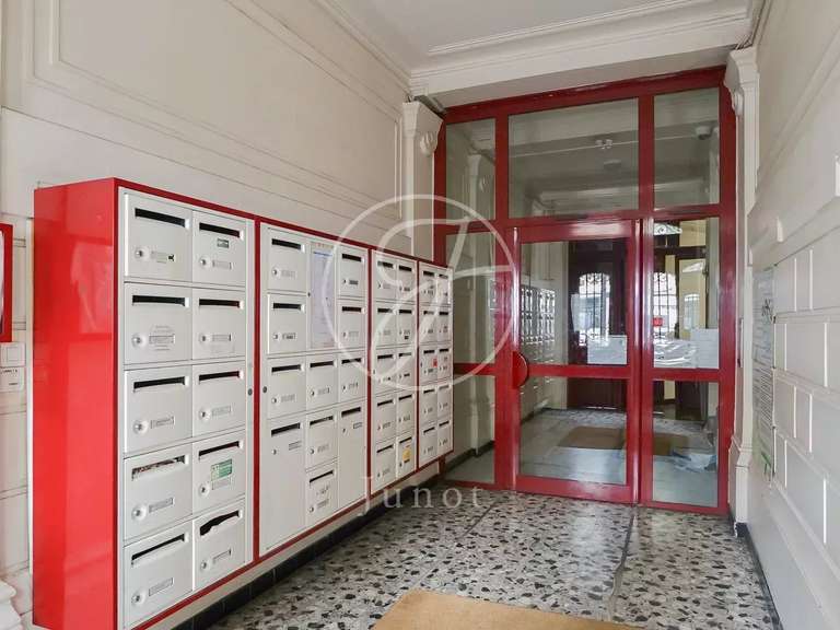 Appartement Paris 10e - 3 chambres - 110m²