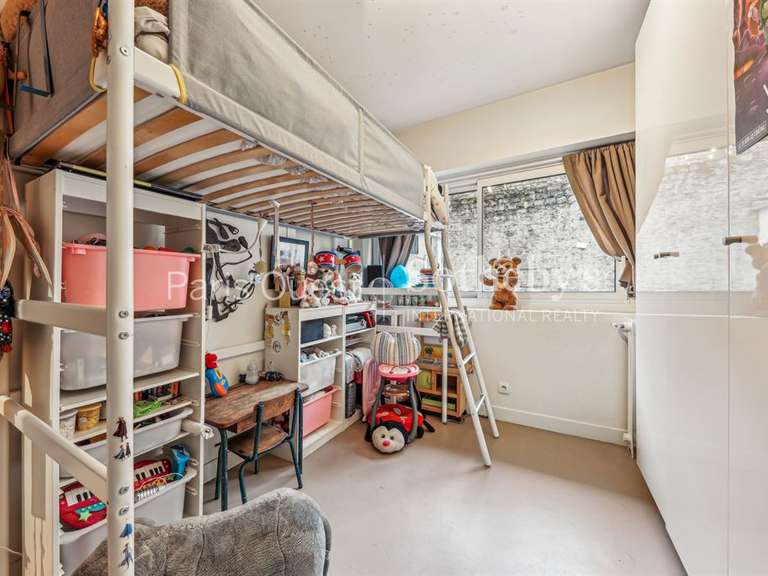 Appartement Paris 10e - 2 chambres - 109m²