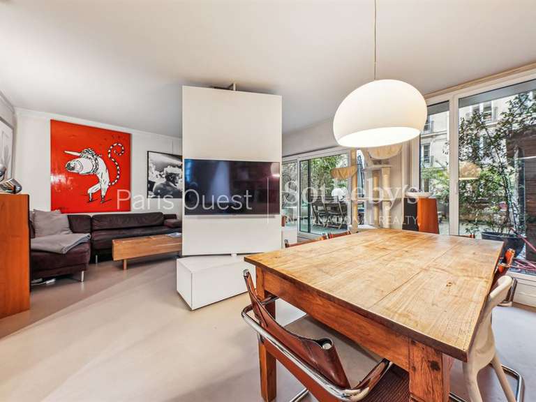 Appartement Paris 10e - 2 chambres - 109m²