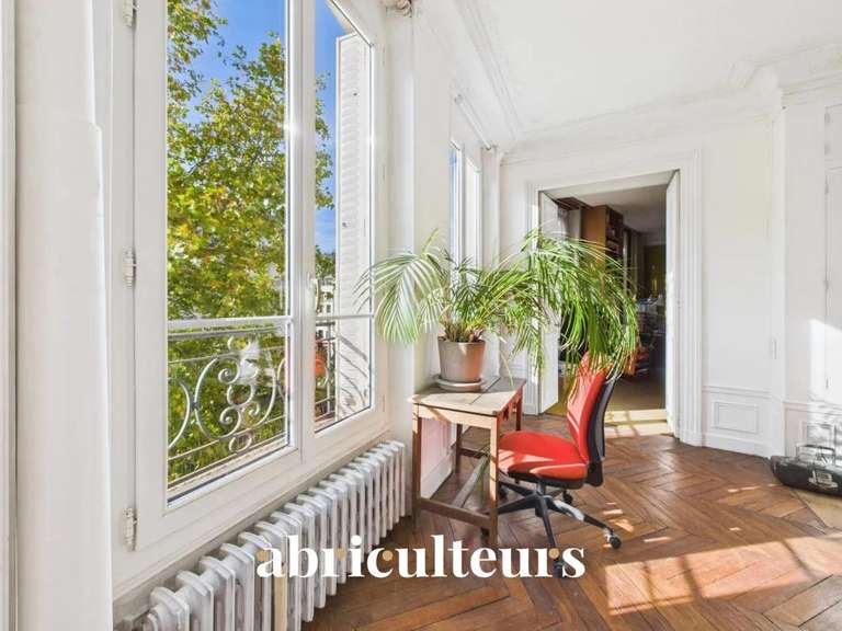 Appartement Paris 10e - 3 chambres - 129m²