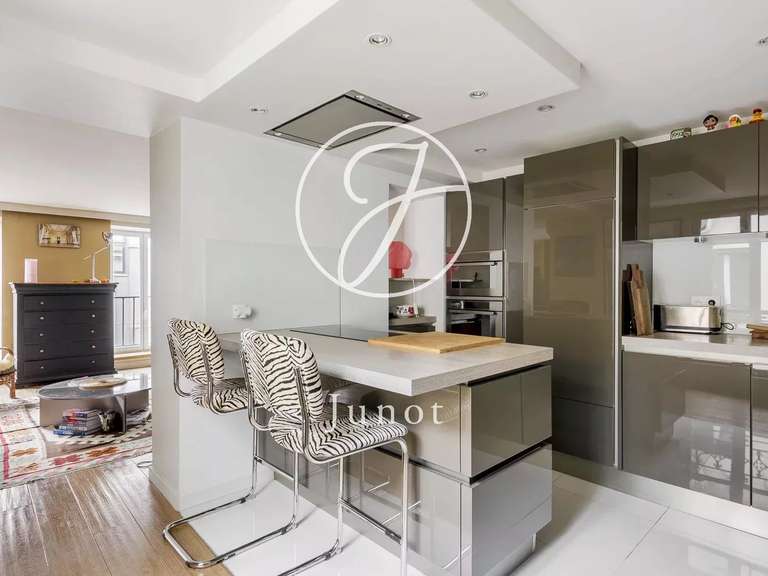 Apartment Paris 10e - 1 bedroom - 80m²