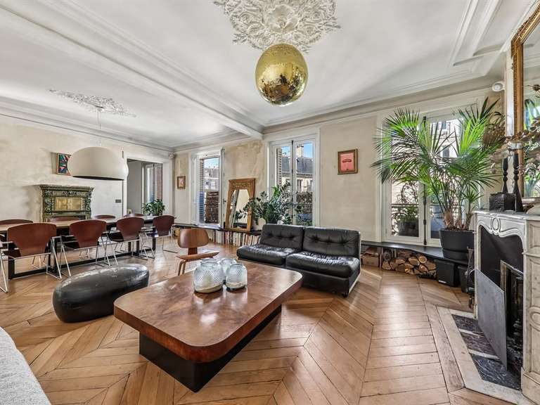 Appartement Paris 10e - 2 chambres - 111m²