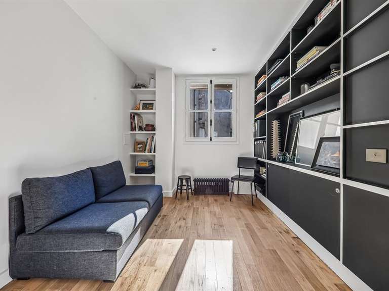 Appartement Paris 10e - 2 chambres - 111m²