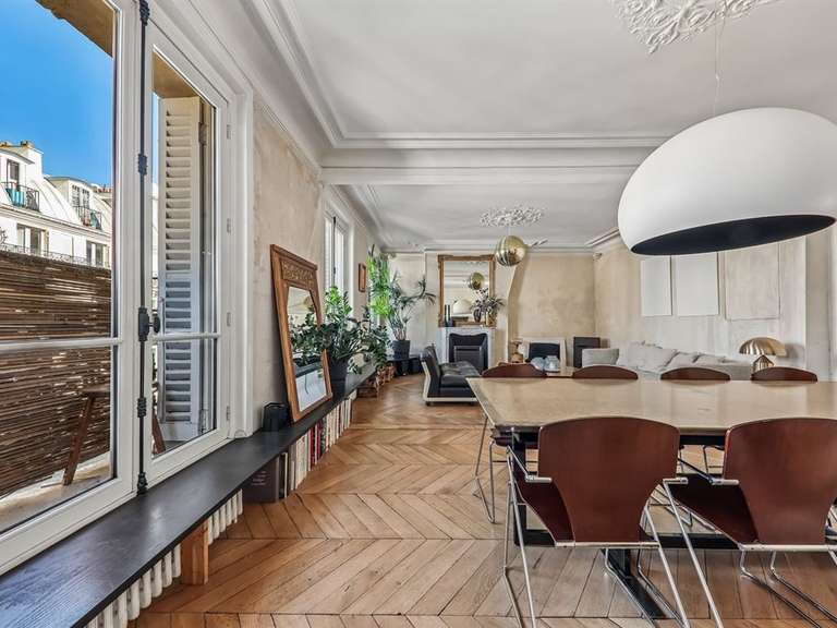 Appartement Paris 10e - 2 chambres - 111m²