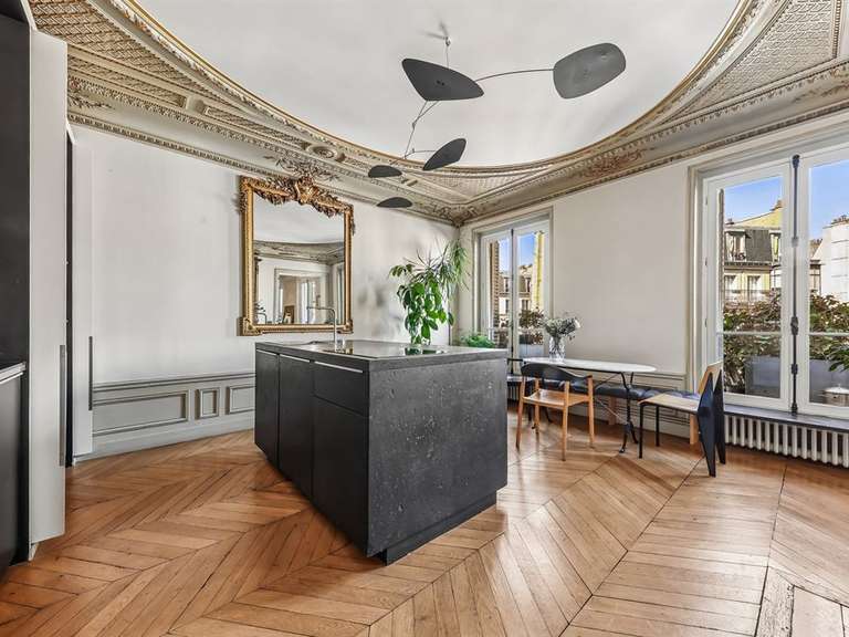 Appartement Paris 10e - 2 chambres - 111m²