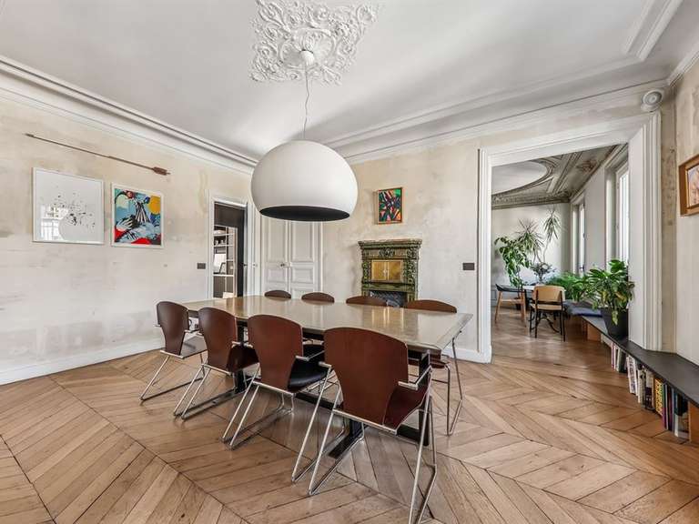 Appartement Paris 10e - 2 chambres - 111m²