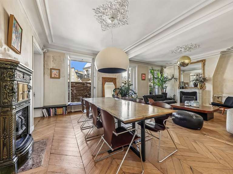 Appartement Paris 10e - 2 chambres - 111m²