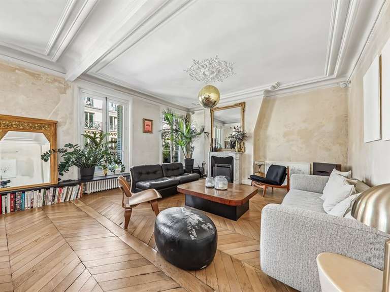 Appartement Paris 10e - 2 chambres - 111m²