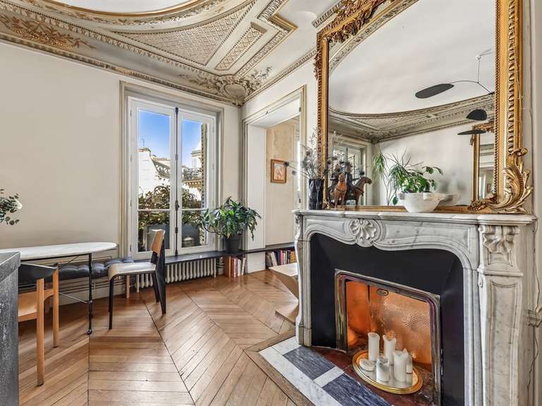 Appartement Paris 10e - 2 chambres - 111m²