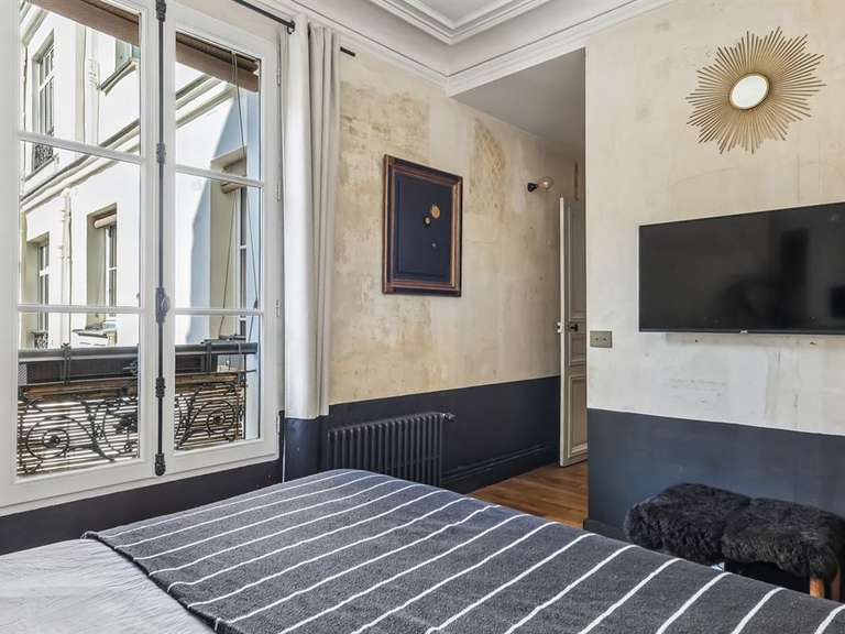 Appartement Paris 10e - 2 chambres - 111m²
