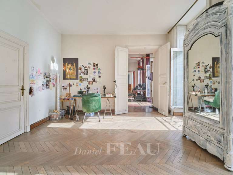 Appartement Paris 10e - 3 chambres - 172m²