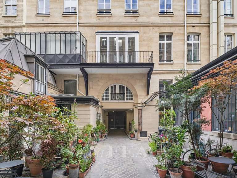 Appartement Paris 10e - 3 chambres - 172m²