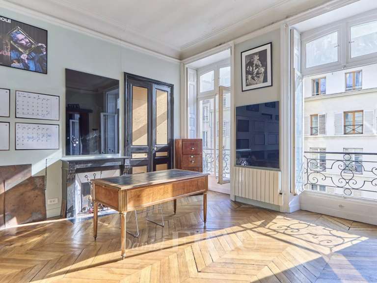 Appartement Paris 10e - 3 chambres - 172m²