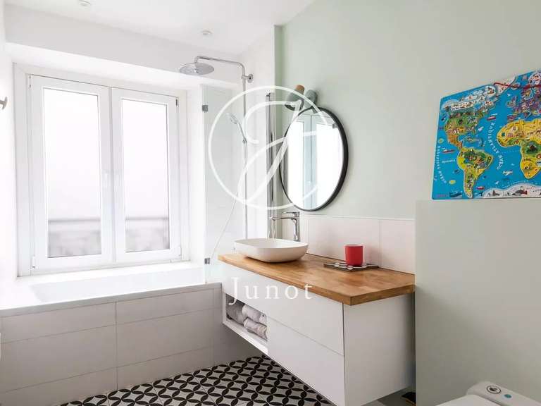 Appartement Paris 10e - 4 chambres - 133m²