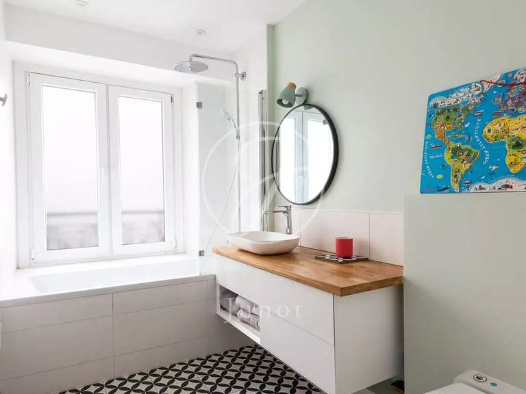 Appartement Paris 10e - 4 chambres - 133m²