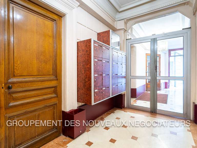Appartement Paris 10e - 3 chambres - 138m²