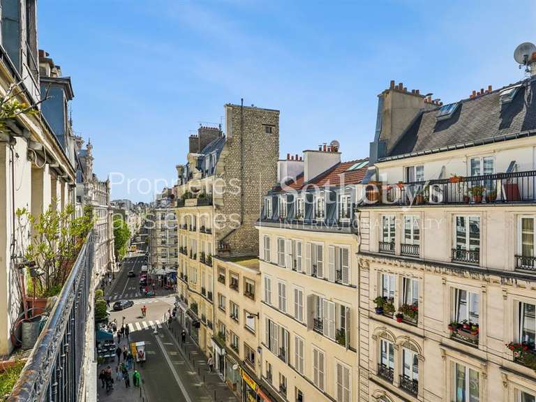 Appartement Paris 10e - 2 chambres - 114m²