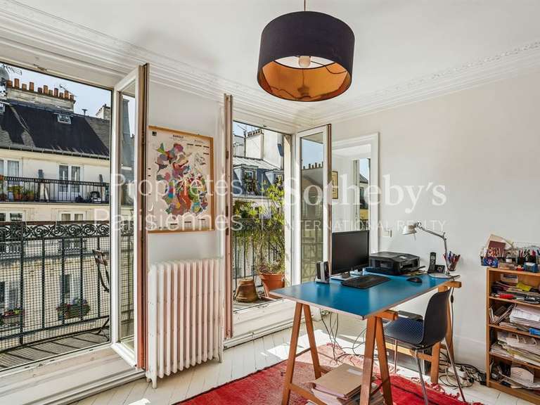 Appartement Paris 10e - 3 chambres - 114m²