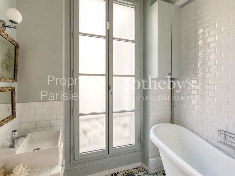 Appartement Paris 10e - 5 chambres - 196m²