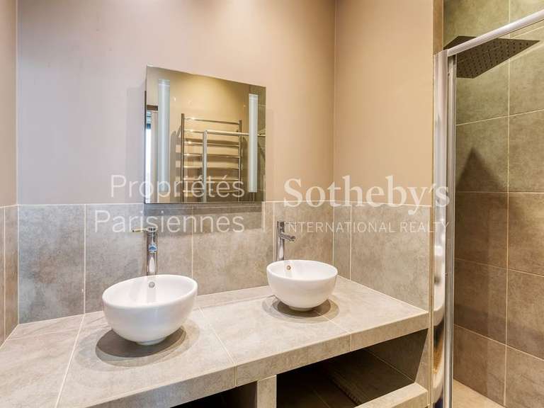 Appartement Paris 10e - 5 chambres - 196m²