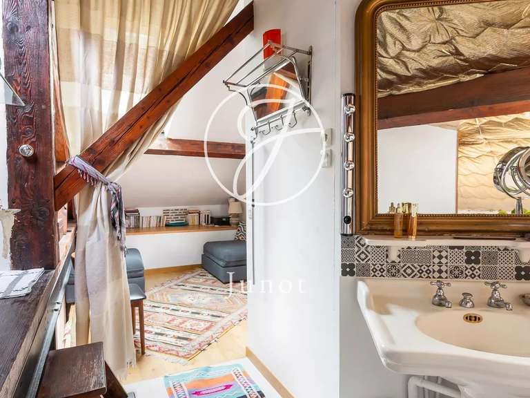 Appartement Paris 10e - 2 chambres - 80m²