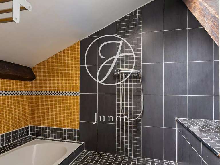 Appartement Paris 10e - 2 chambres - 80m²