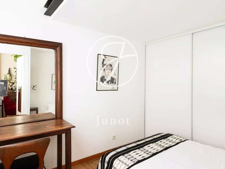 Appartement Paris 10e - 2 chambres - 80m²