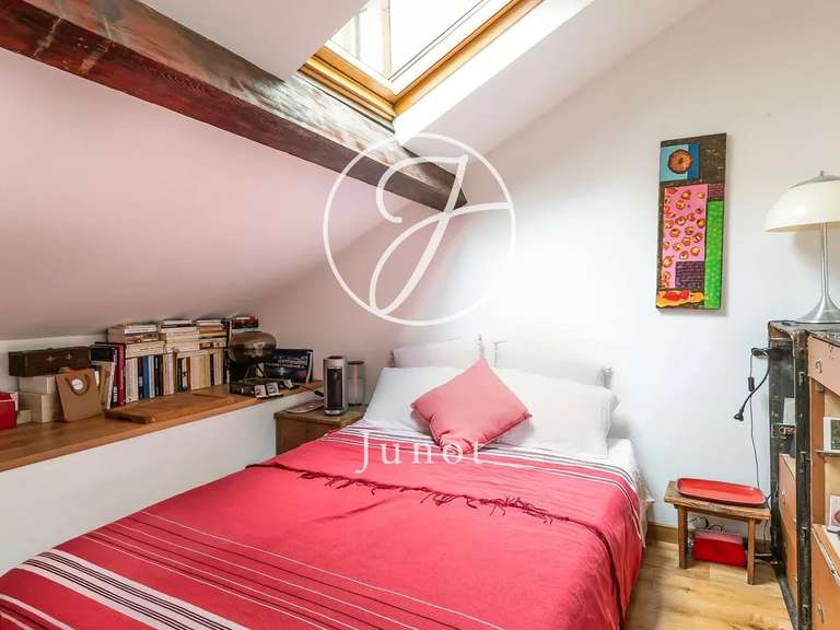 Appartement Paris 10e - 2 chambres - 80m²