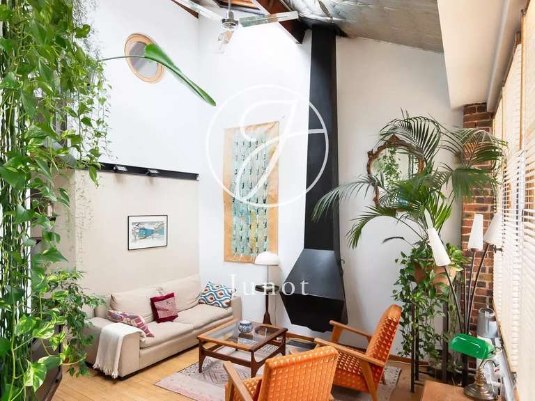 Appartement Paris 10e - 2 chambres - 80m²