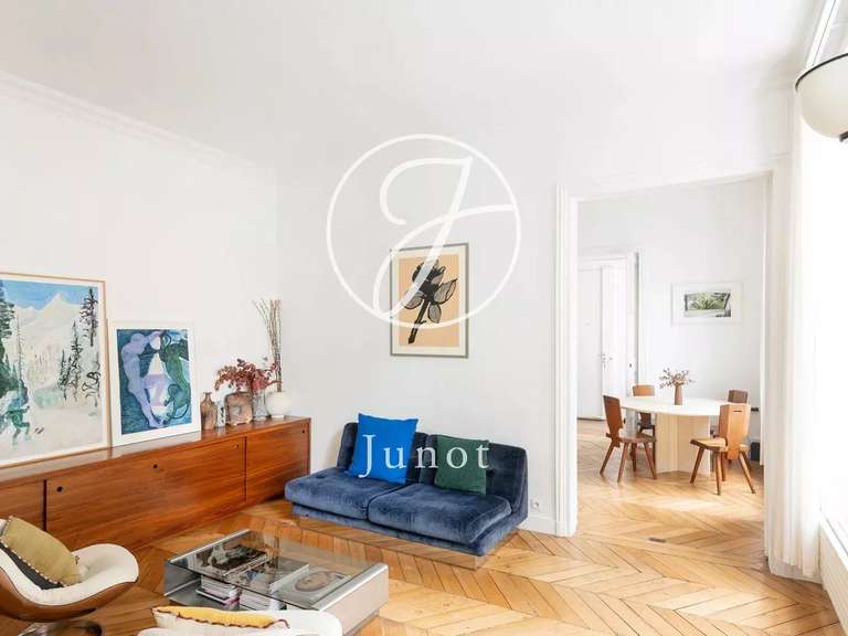 Appartement Paris 10e - 2 chambres - 74m²