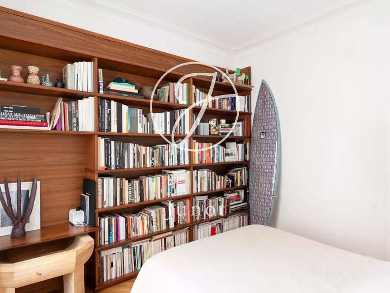 Appartement Paris 10e - 2 chambres - 74m²