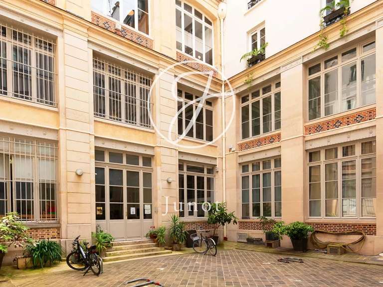 Appartement Paris 10e - 4 chambres - 166m²