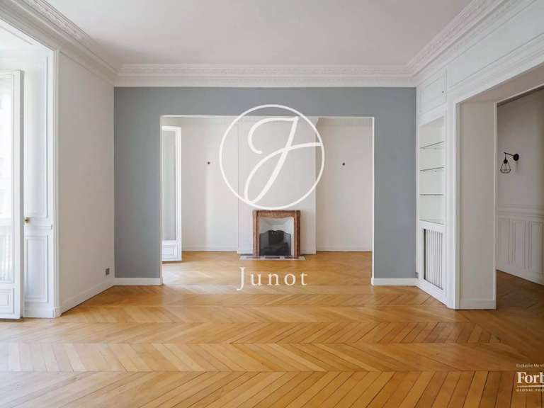 Appartement Paris 10e - 3 chambres - 117m²