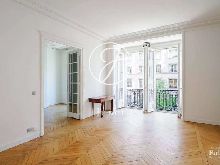 Appartement Paris 10e - 3 chambres - 117m²
