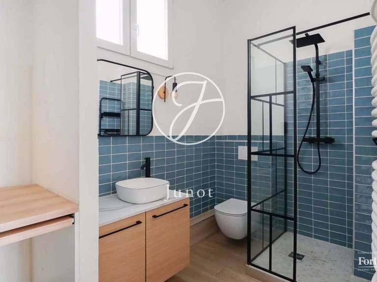 Appartement Paris 10e - 3 chambres - 117m²