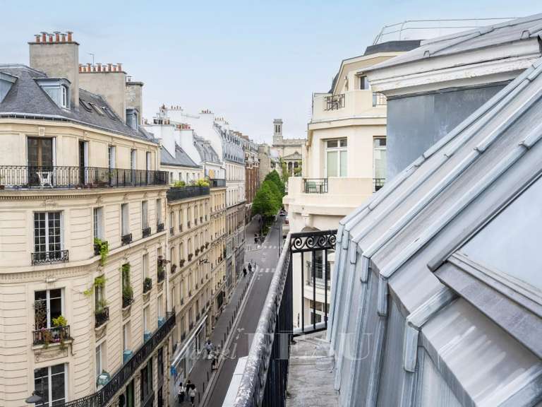 Appartement Paris 10e - 2 chambres - 108m²