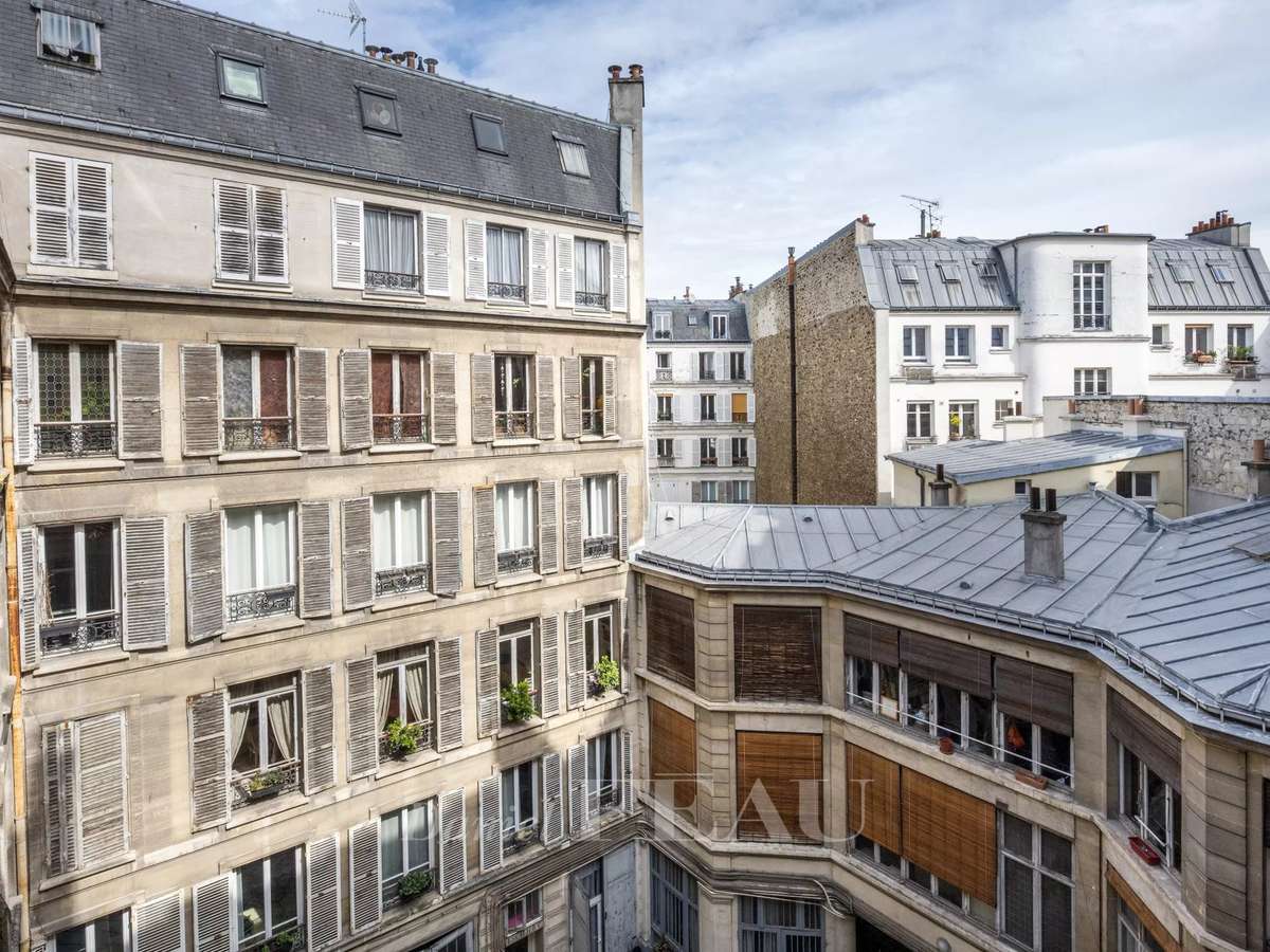 Apartment Paris 10e