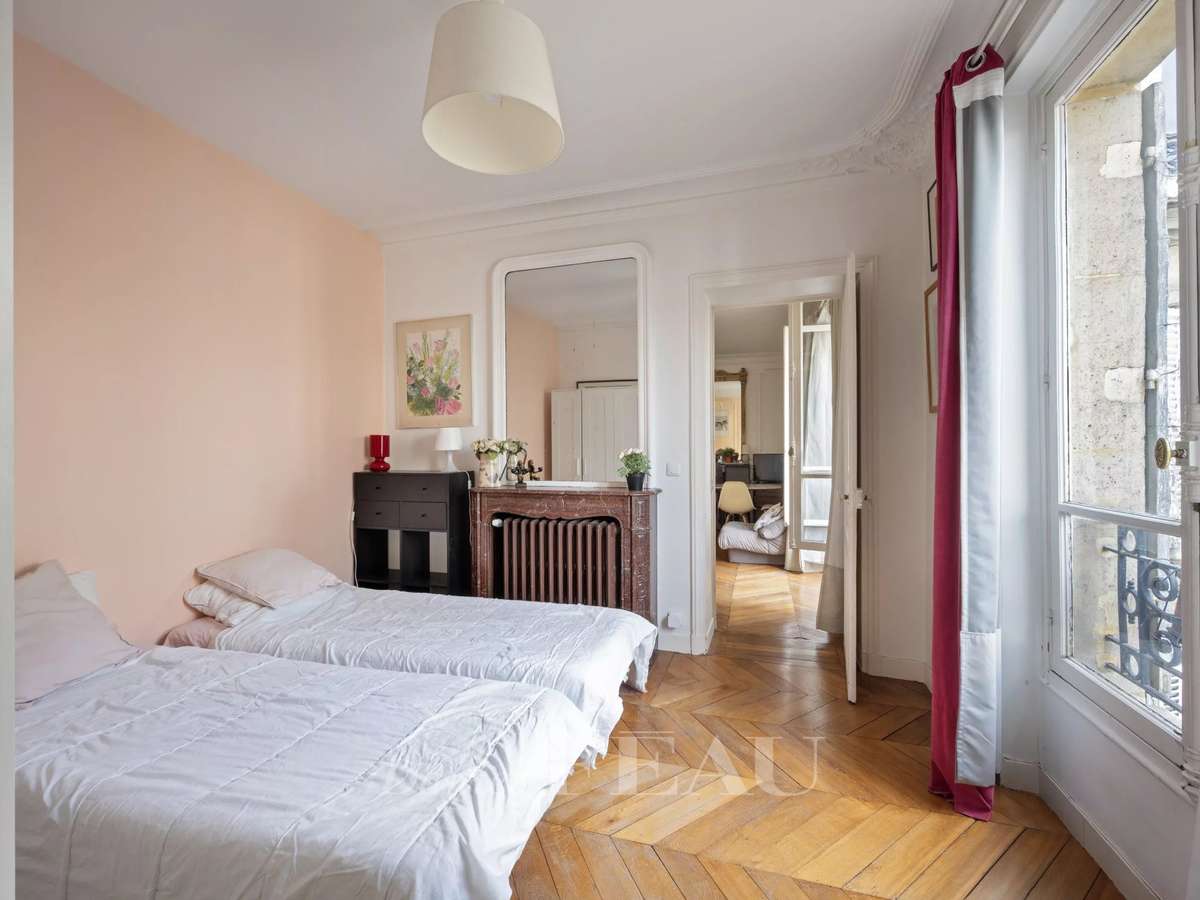 Apartment Paris 10e