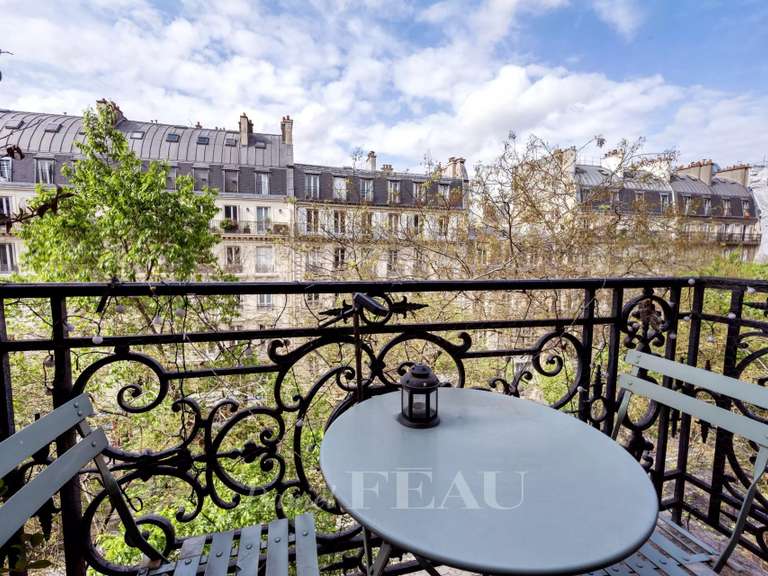 Appartement Paris 10e - 3 chambres - 146m²