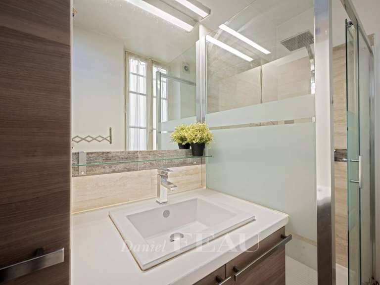 Appartement Paris 10e - 3 chambres - 146m²