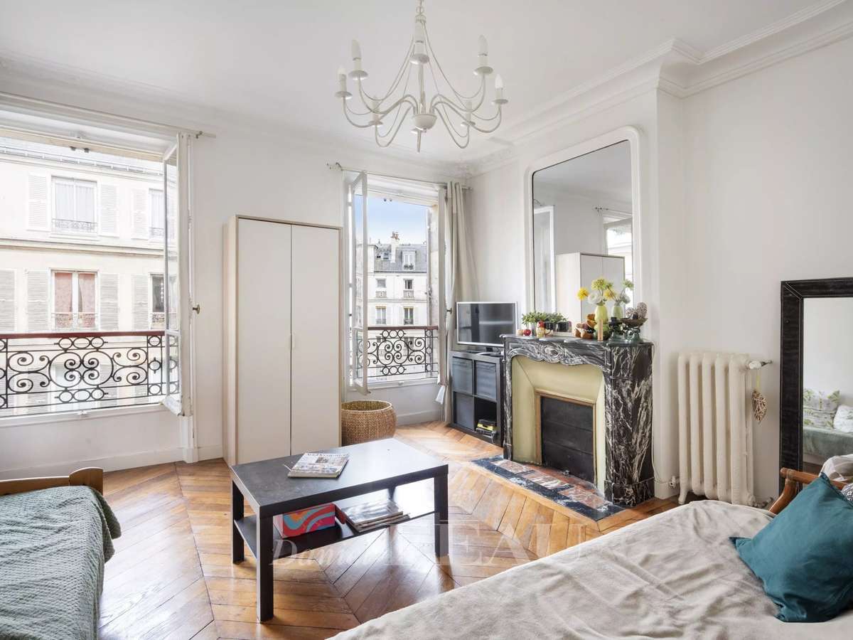 Apartment Paris 10e