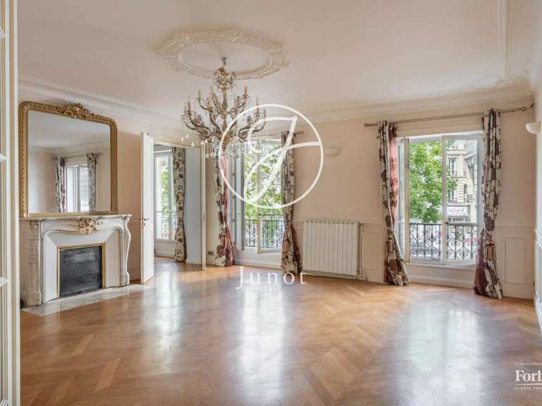 Appartement Paris 10e - 4 chambres - 153m²